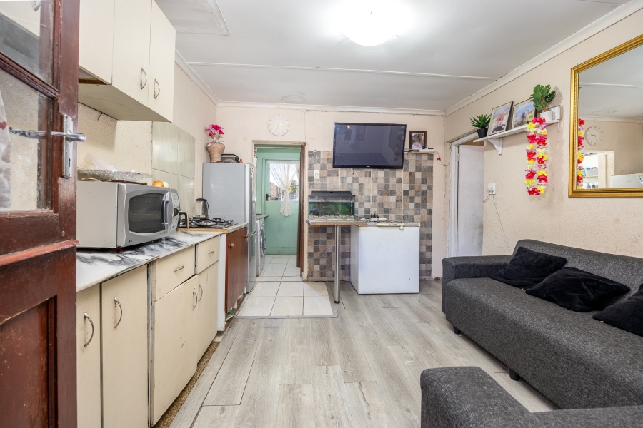 4 Bedroom Property for Sale in Mabille Park Western Cape